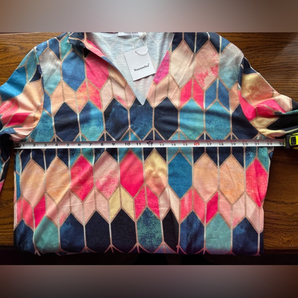 Soft tunic in stained glass pattern by Neezeelee, XL - Picture 10 of 12